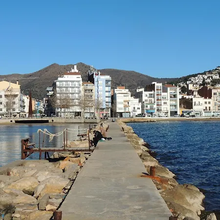 Spacious With Barbecue Apartment Montjoi